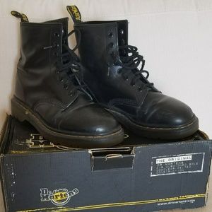 Dr. Martin black boot